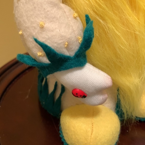 Charming Sir Dandelion Yellow and Green Gnome Figurine - Picture 4 of 9